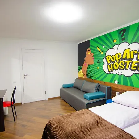 Pop Art Hostel Rynok Sq-2